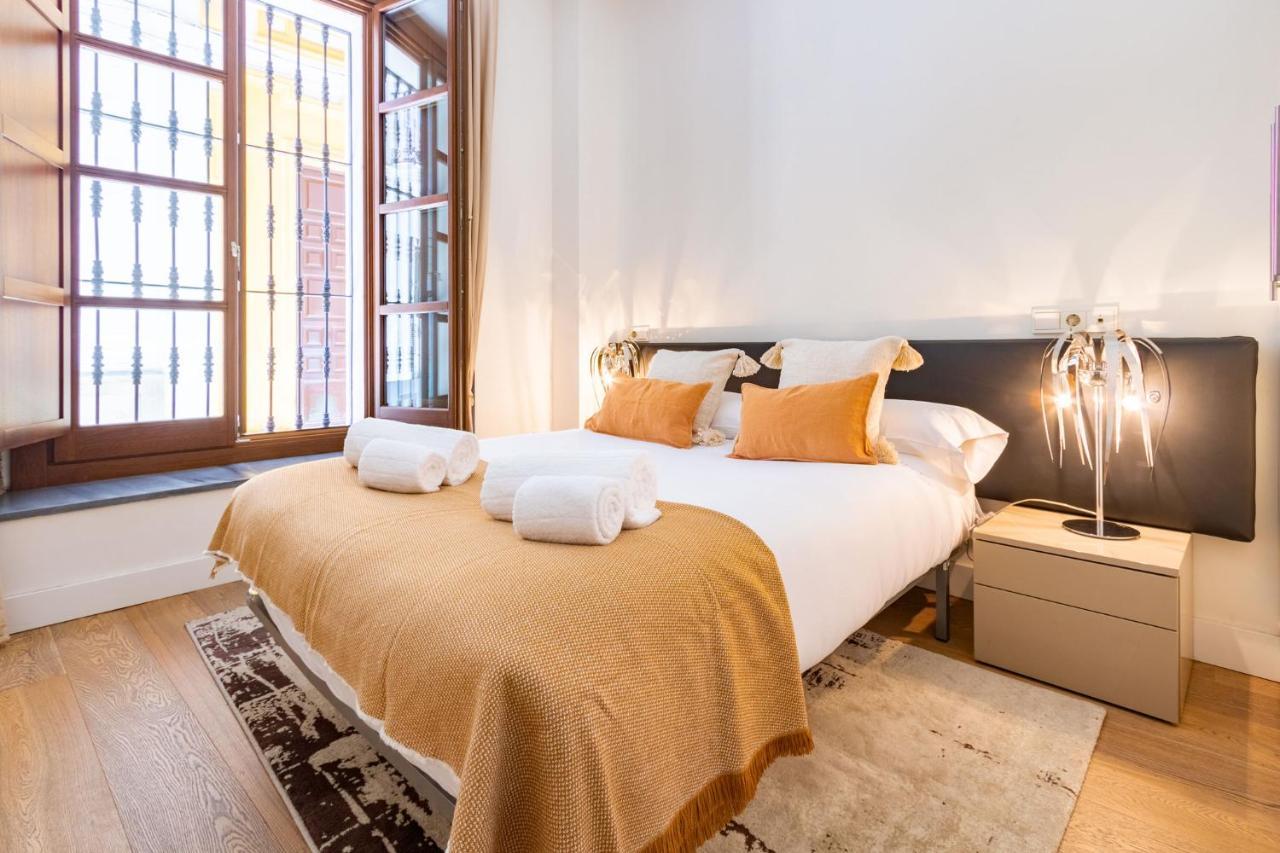 Angeles Santa Cruz Deluxe By Valcambre Apartment Seville Exterior photo