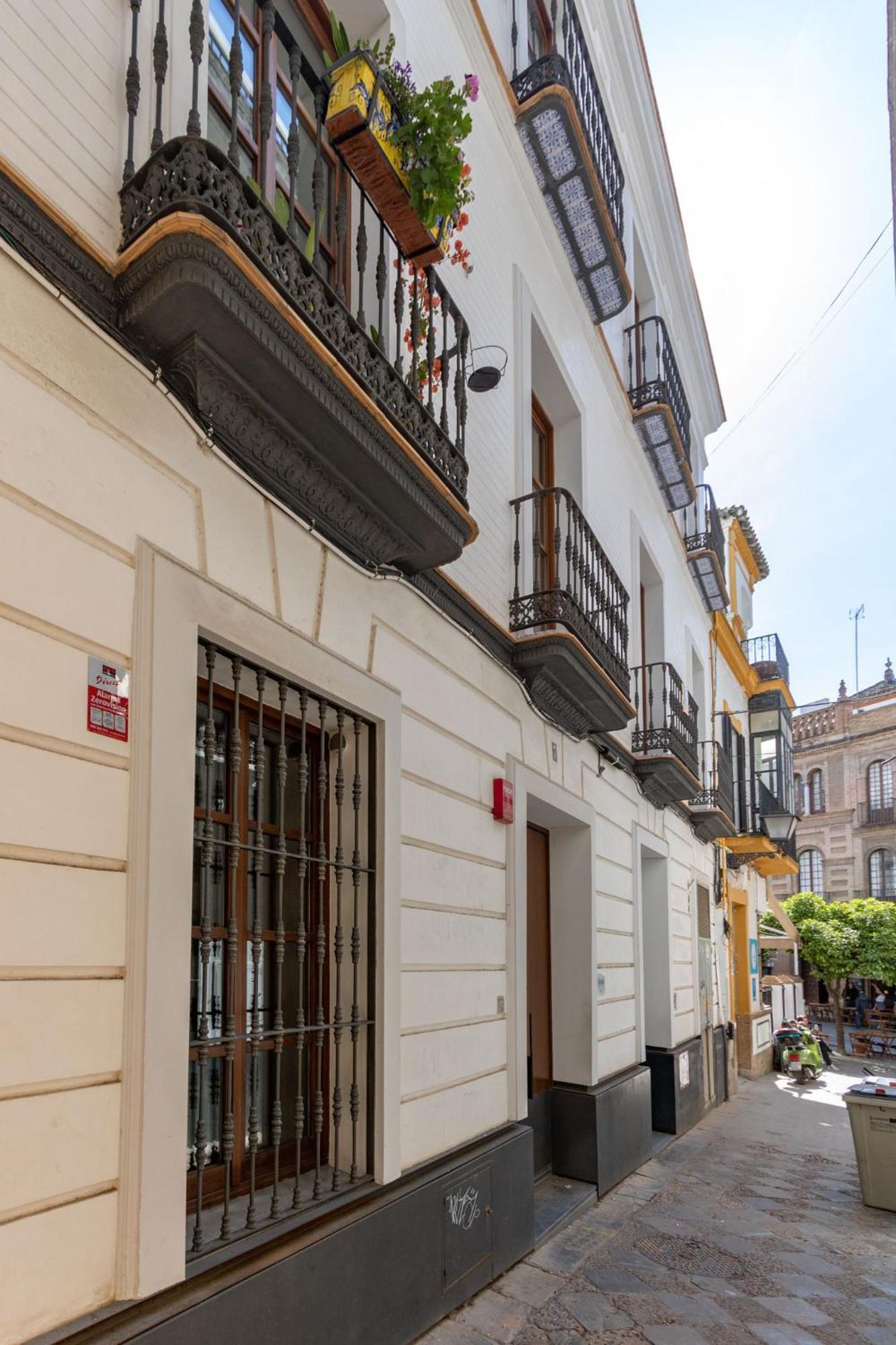 Angeles Santa Cruz Deluxe By Valcambre Apartment Seville Exterior photo